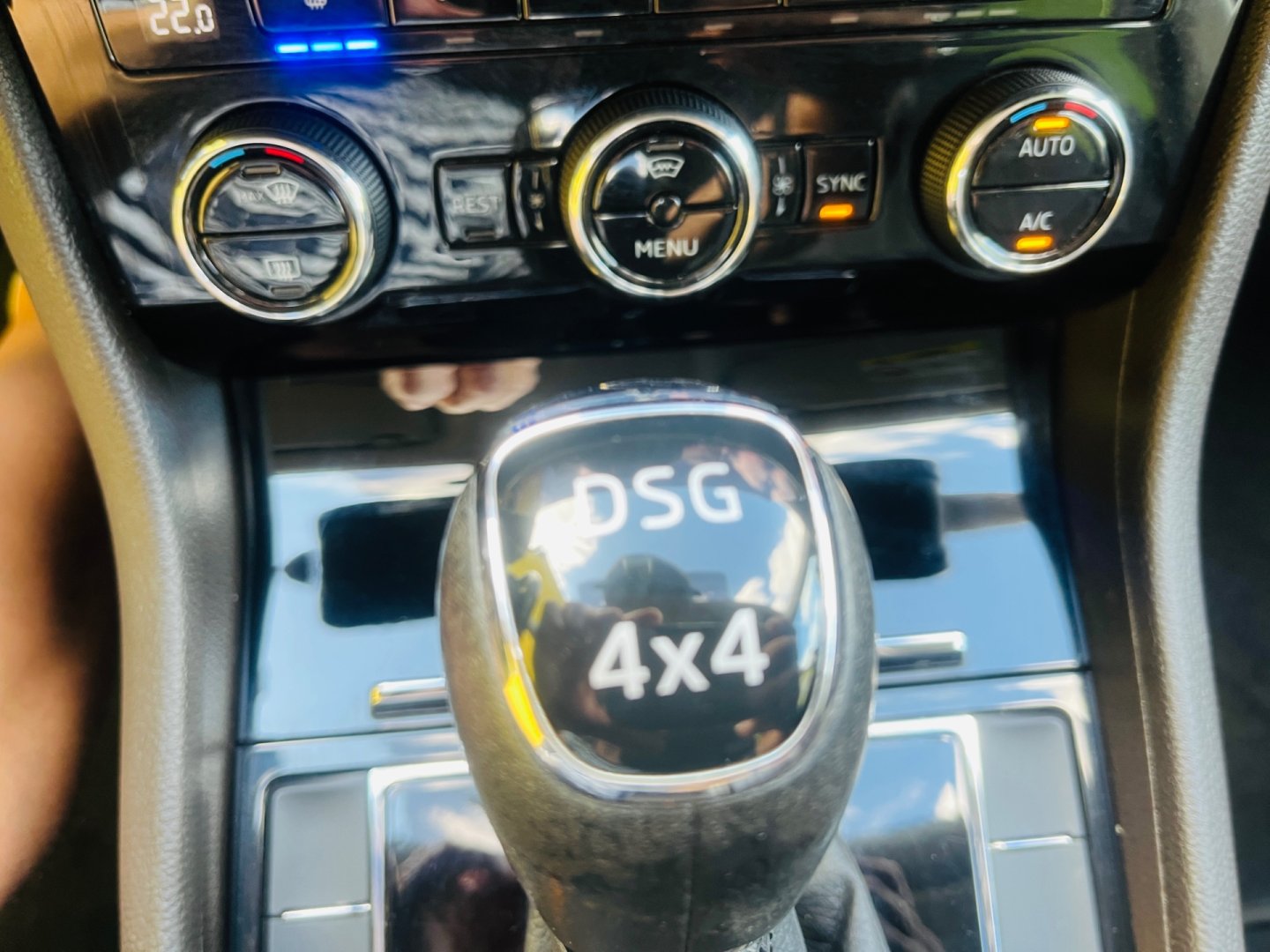 Škoda Superb 2.0 Tdi 140 kW DSG 4x4 LAURIN