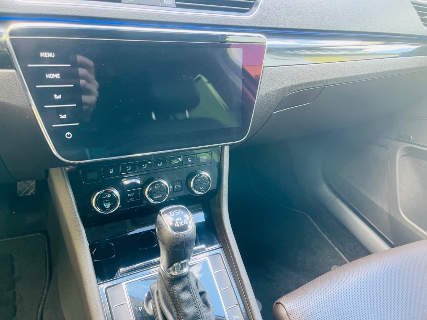 Škoda Superb 2.0 Tdi 140 kW DSG 4x4 LAURIN