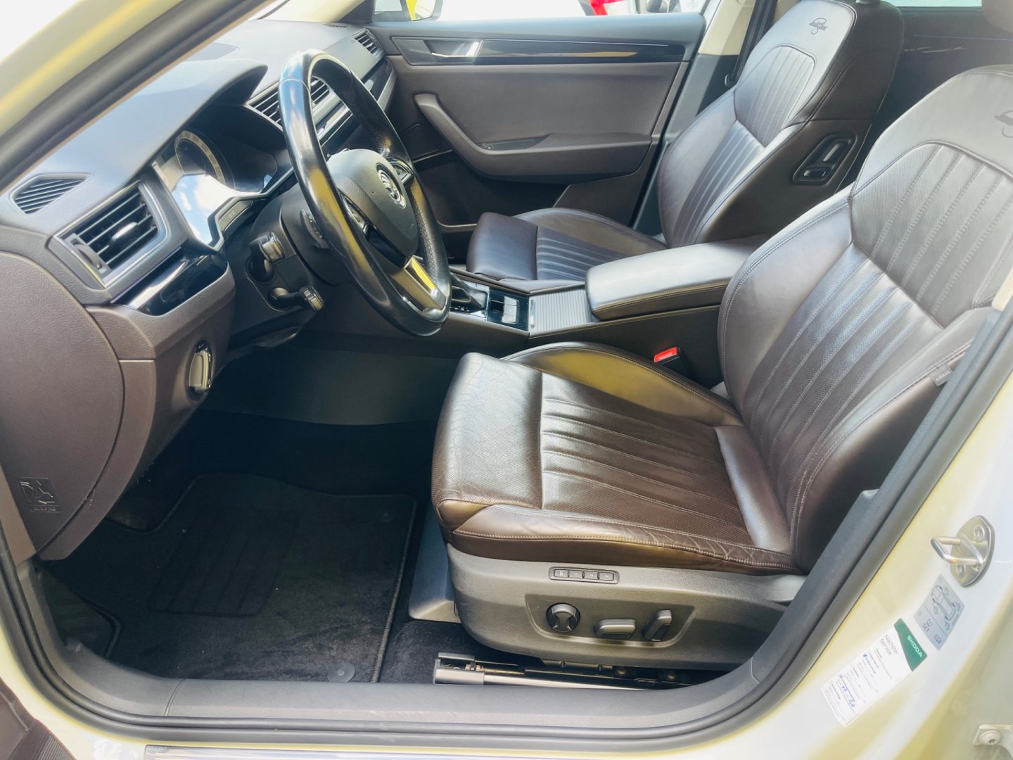 Škoda Superb 2.0 Tdi 140 kW DSG 4x4 LAURIN
