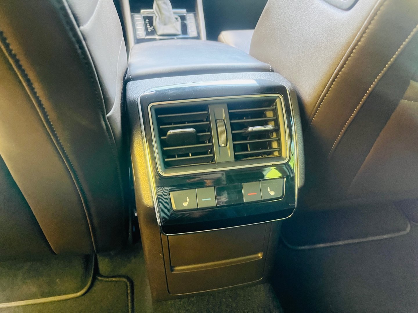 Škoda Superb 2.0 Tdi 140 kW DSG 4x4 LAURIN
