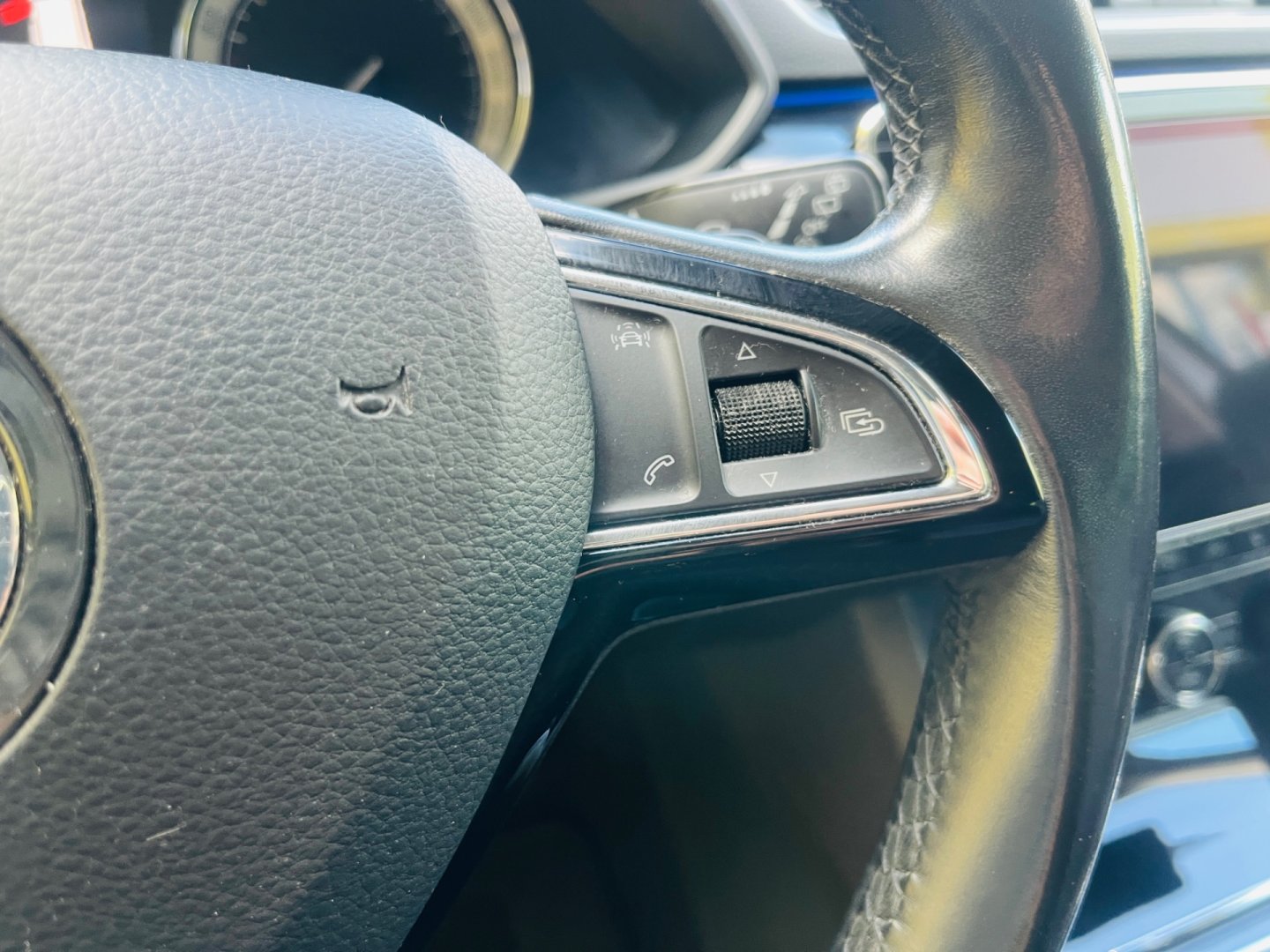 Škoda Superb 2.0 Tdi 140 kW DSG 4x4 LAURIN