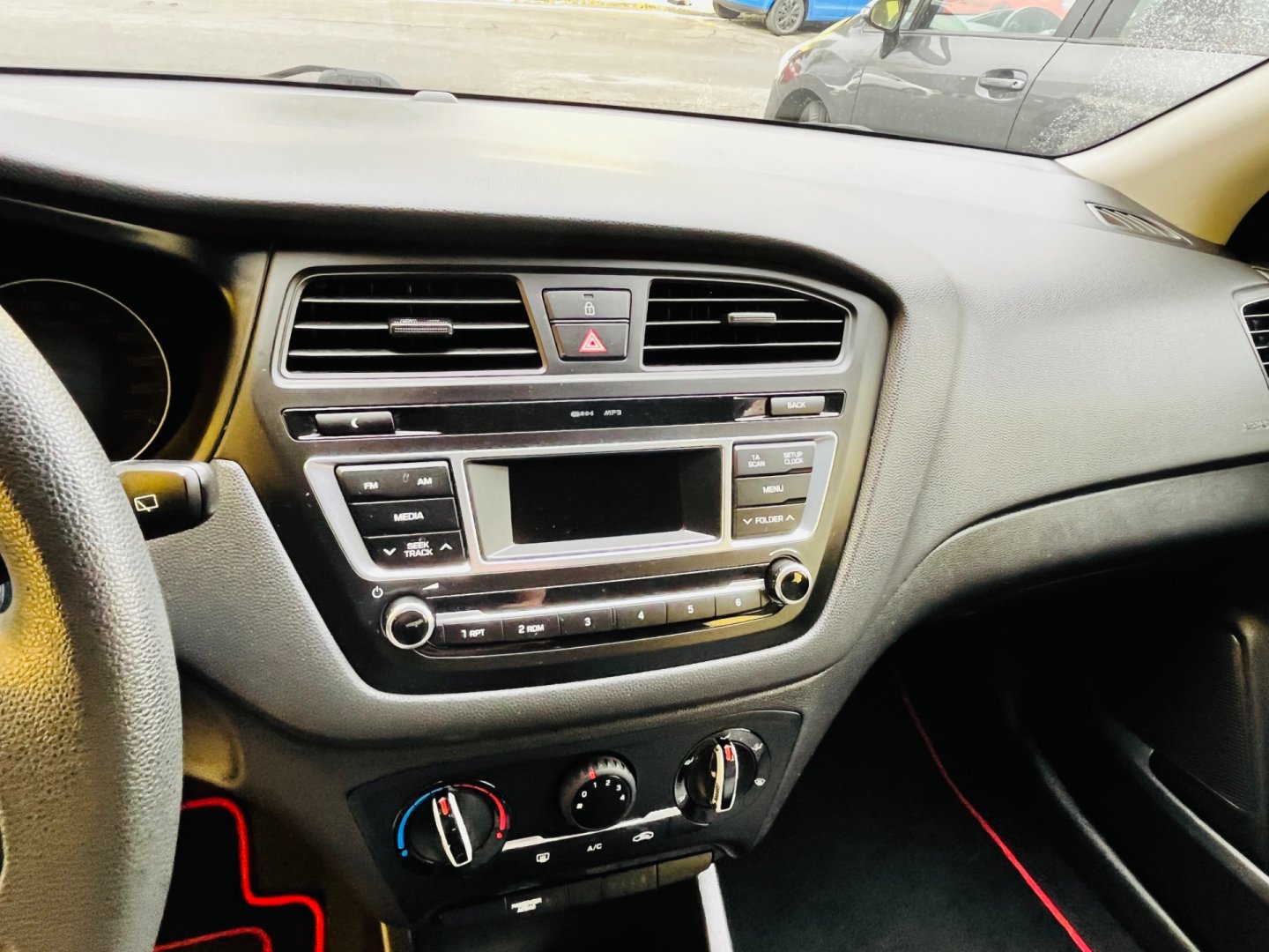 Hyundai i20 1.2 i BENZÍN NAJ JEN 48 TIS KM