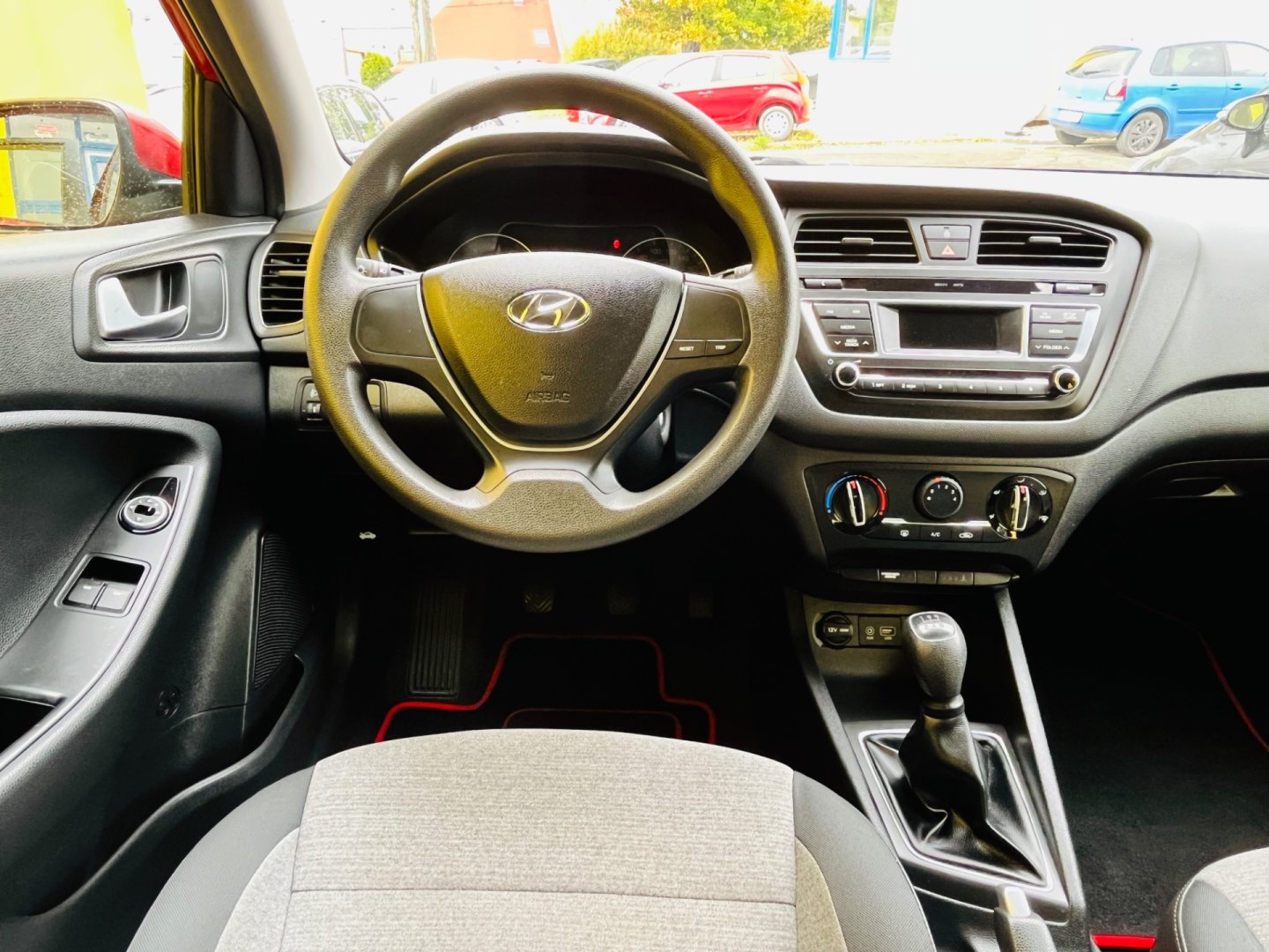 Hyundai i20 1.2 i BENZÍN NAJ JEN 48 TIS KM