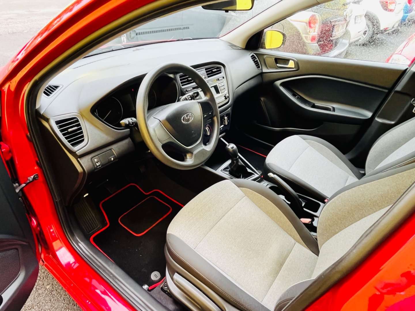 Hyundai i20 1.2 i BENZÍN NAJ JEN 48 TIS KM