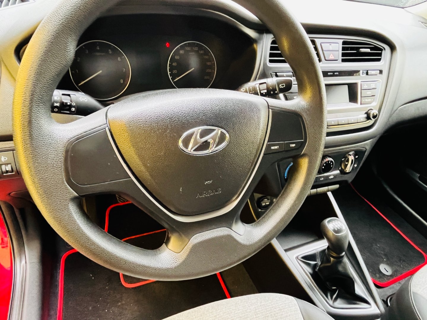 Hyundai i20 1.2 i BENZÍN NAJ JEN 48 TIS KM