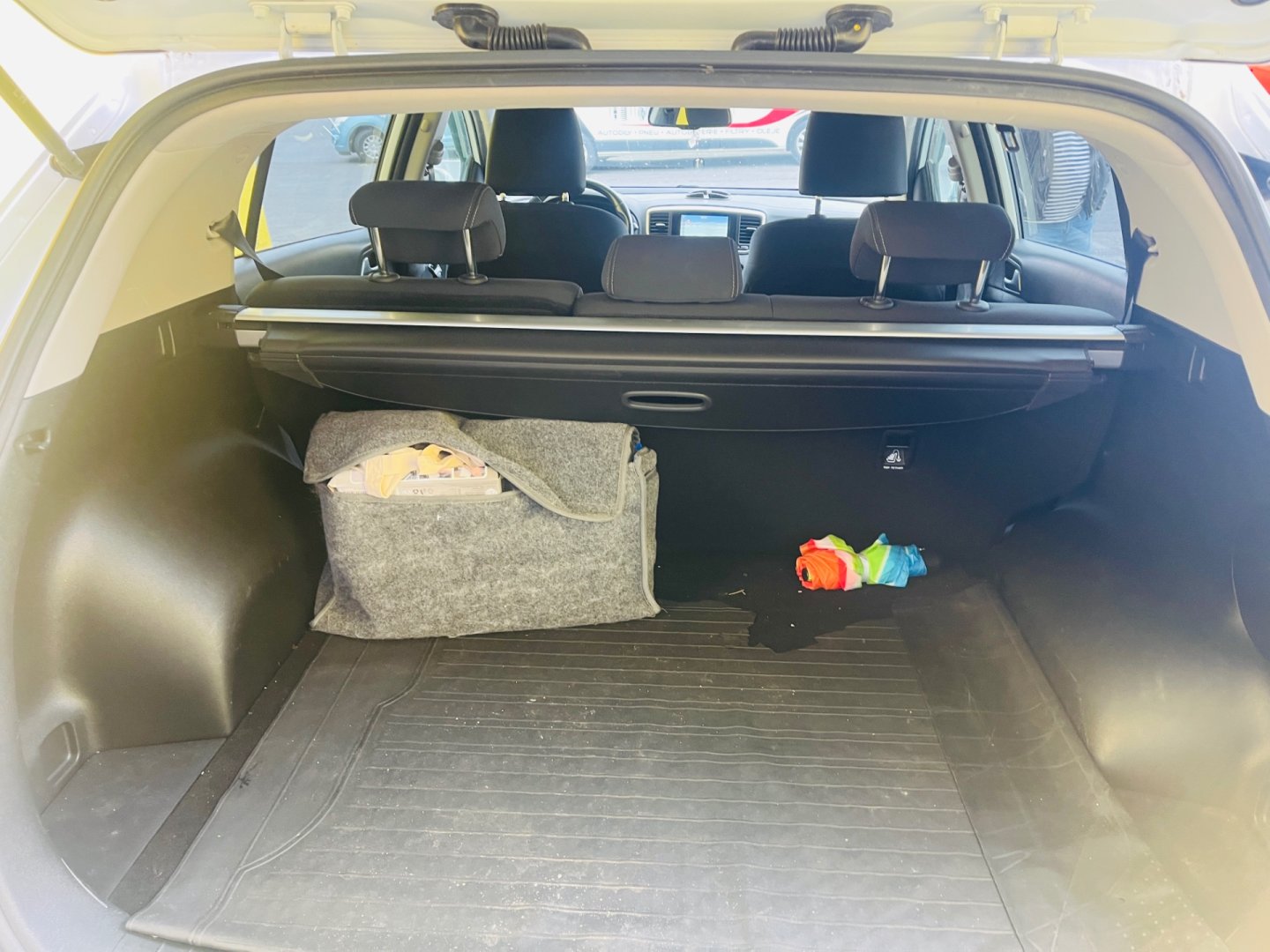 Kia Sportage 1.6 TGDi BENZÍN NAJ JEN 71 TIS