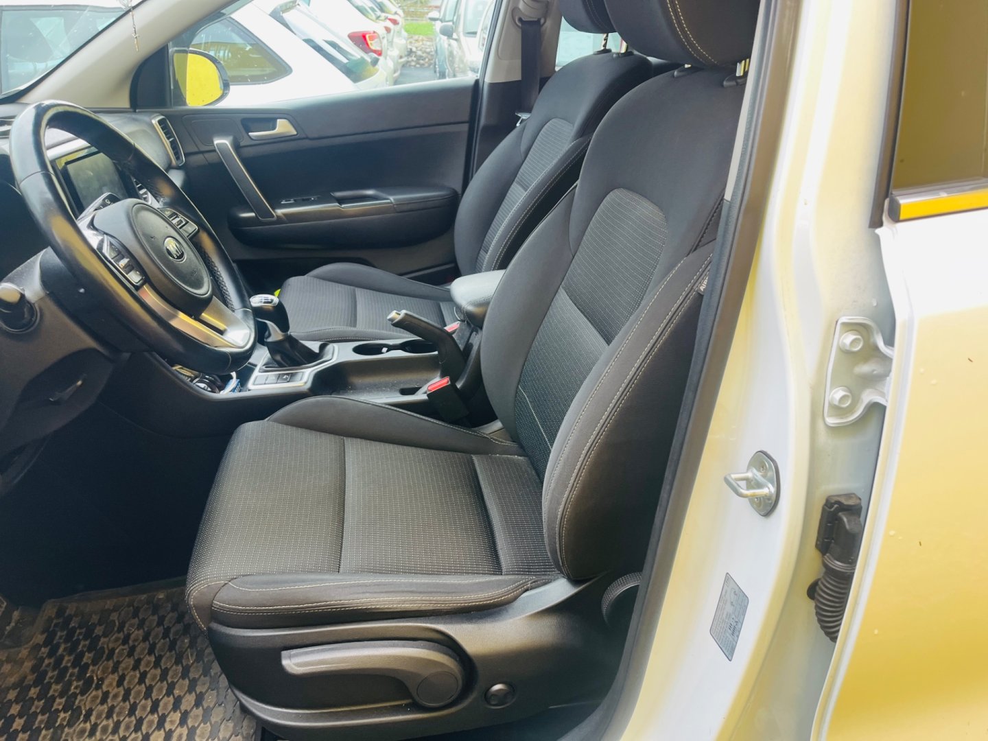 Kia Sportage 1.6 TGDi BENZÍN NAJ JEN 71 TIS