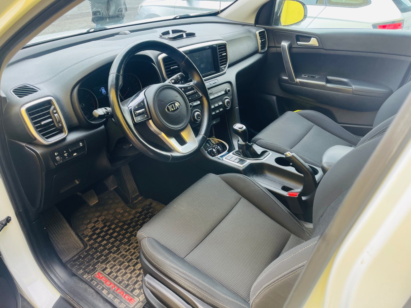 Kia Sportage 1.6 TGDi BENZÍN NAJ JEN 71 TIS