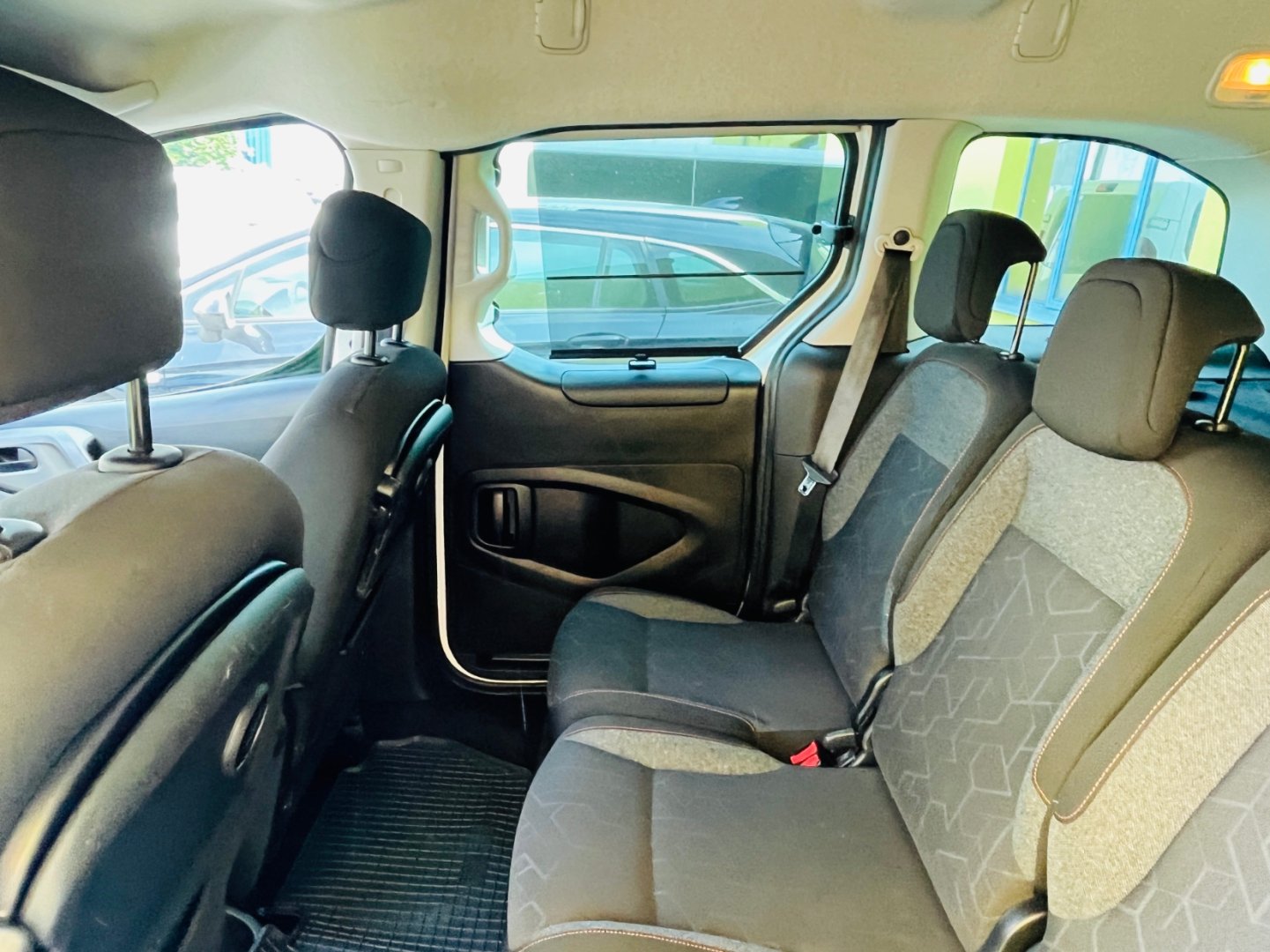 Peugeot Partner 1.6 Hdi 5 míst Původ ČR KLIMA