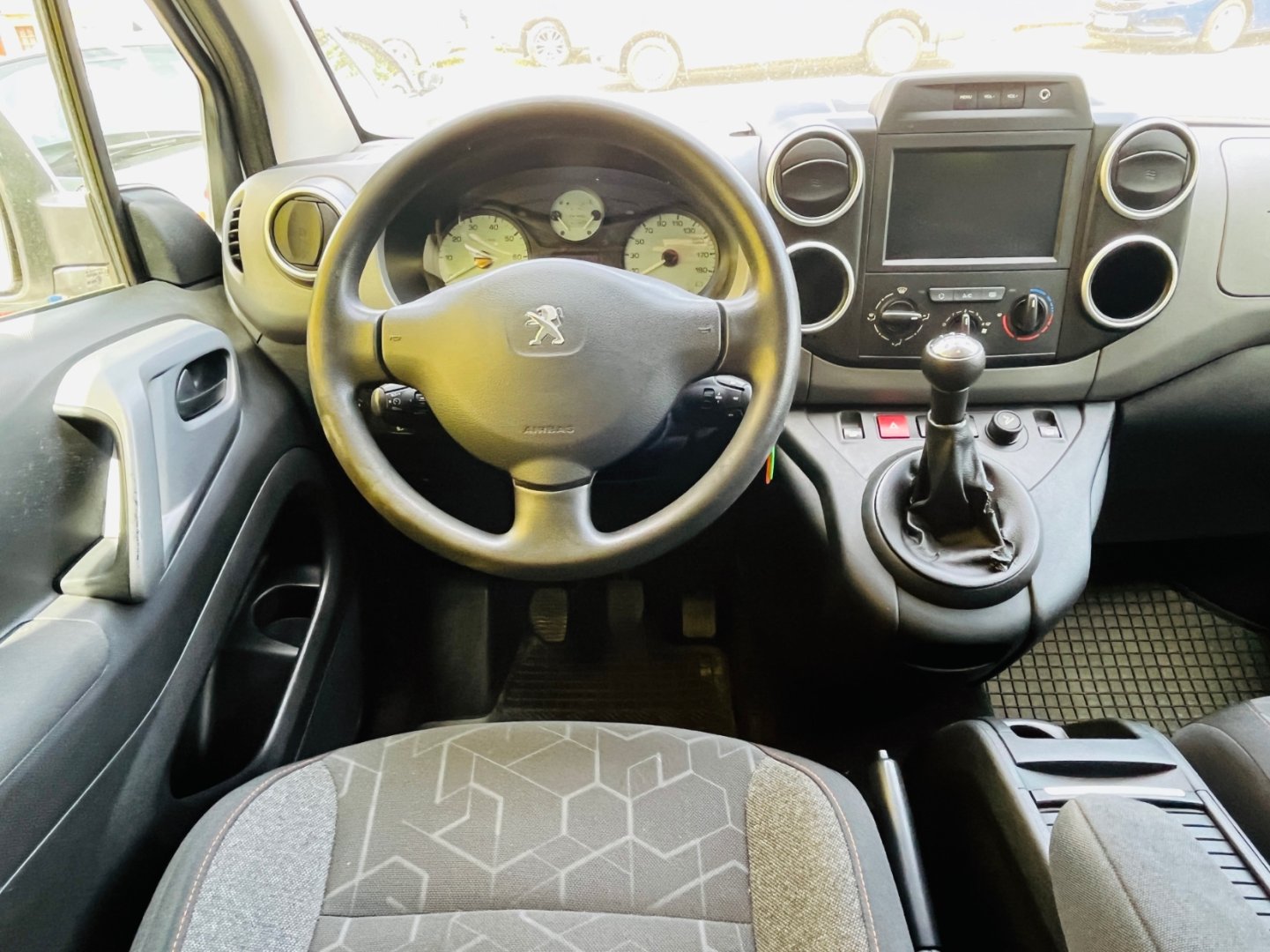 Peugeot Partner 1.6 Hdi 5 míst Původ ČR KLIMA