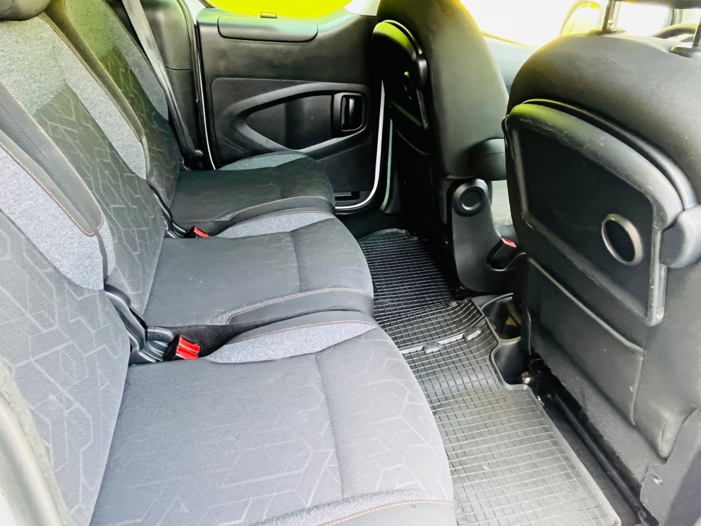 Peugeot Partner 1.6 Hdi 5 míst Původ ČR KLIMA