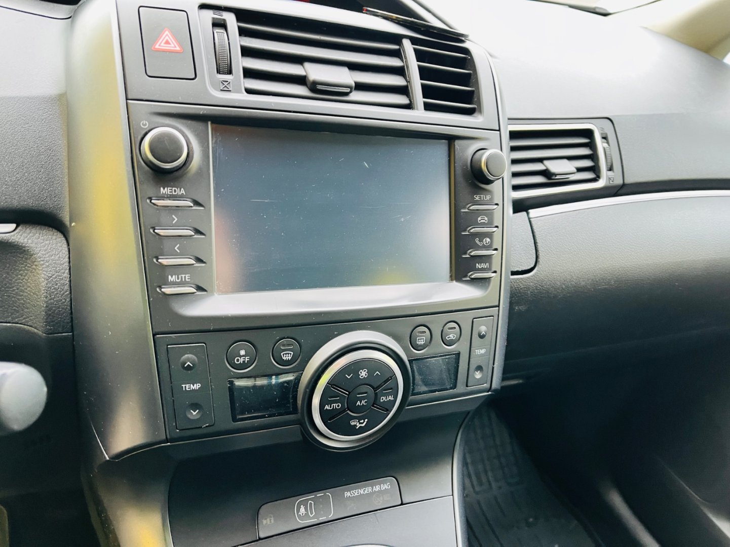 Toyota Verso 1.6 D4D STYLE VYHŘEV SEDADEL