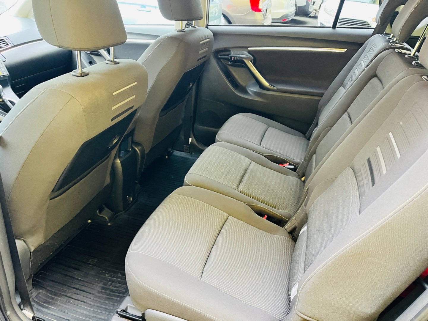 Toyota Verso 1.6 D4D STYLE VYHŘEV SEDADEL
