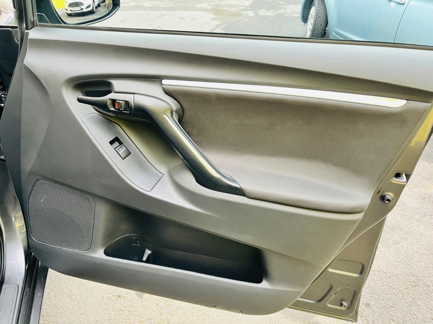 Toyota Verso 1.6 D4D STYLE VYHŘEV SEDADEL